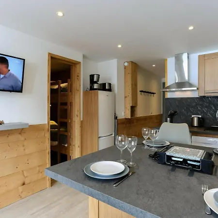4 Personnes, Tres Cosy Et Fonctionnel, 2 Separees, Vue Montagne, Expose Nord, Depart Aux Pieds - Fr-1-545-13 Apartment *